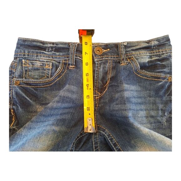 Distressed Denim Shorts Modest Length Cuffed Embroidered Jrs size 5 EUC Truce - Picture 10 of 11